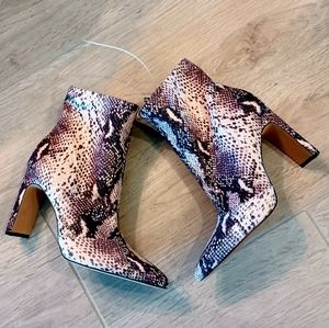 NEW Jessica Simpson Women Briyanne Snake Print Boot